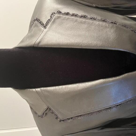 Women’s Saks Fifth Avenue Classic 100% Leather Blazer Size 4 - Picture 4 of 7